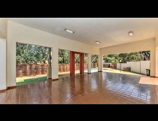 3 BEDROOM TOWNHOUSE FOR SALE IN OAKDENE